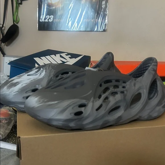 adidas Foam Runner Marble Grey - Picture 1 of 5